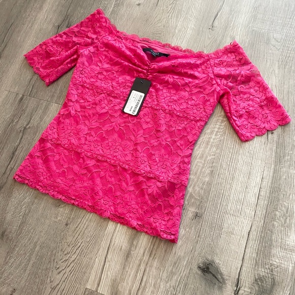 Pretty (and sexy) in pink 🌸 Guess off-the-shoulder top - Picture 1 of 8